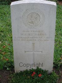 Dar Es Salaam War Cemetery - Richards, W C